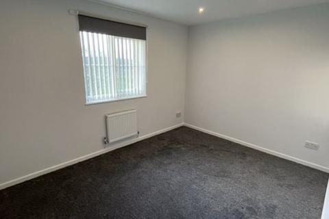 2 bedroom house to rent, Gardeners Court, Leeds