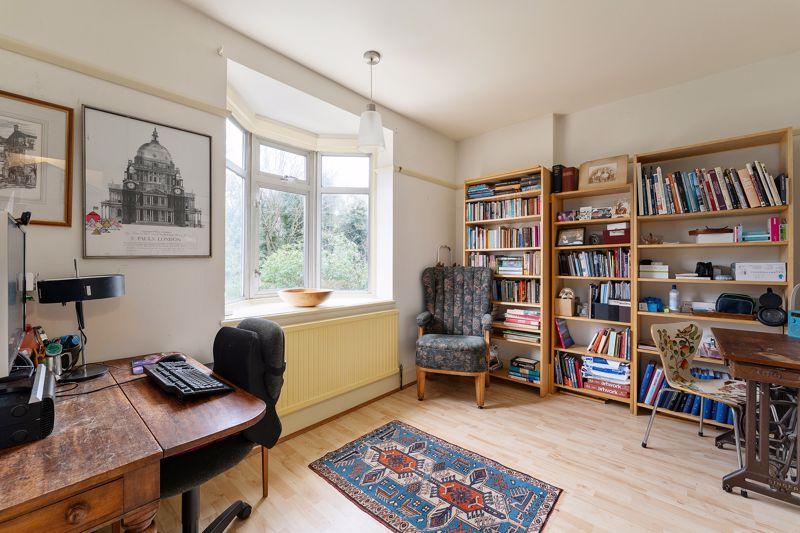 Bedroom/study