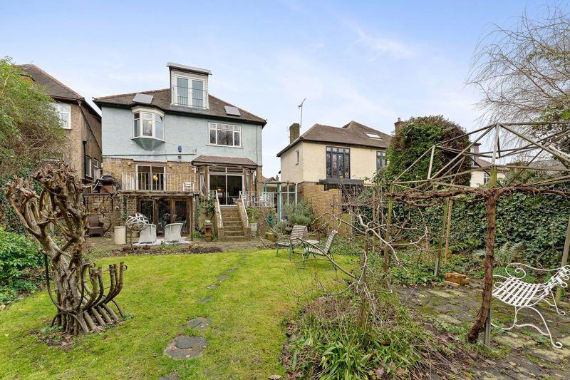 Garden to house