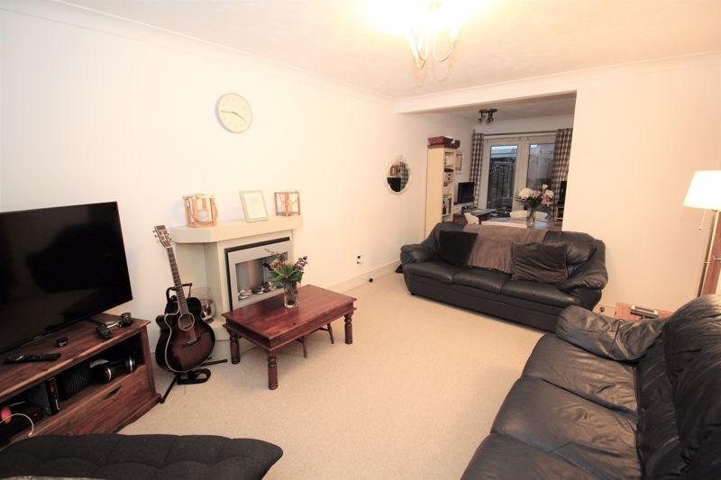 Beattie Rise, Hedge End, Southampton SO30 2AG 2 bed semidetached house