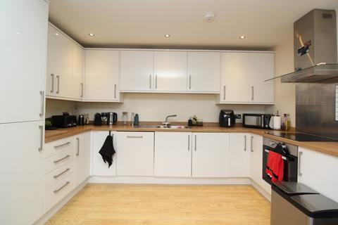 2 bedroom apartment to rent, Commercial Road, Ashley Cross