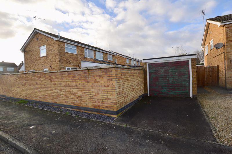 Caithness Road, Stamford 3 bed semidetached house £300,000