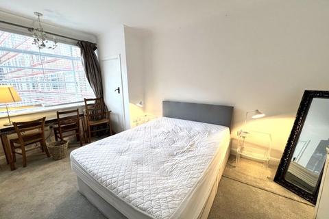 1 bedroom apartment to rent, Du Cane Court, Du Cane Court Balham High Road Balham SW17 7JU