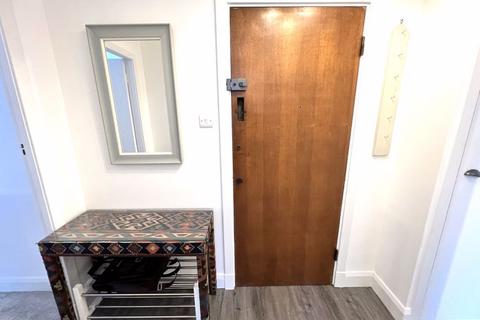 1 bedroom apartment to rent, Du Cane Court, Du Cane Court Balham High Road Balham SW17 7JU