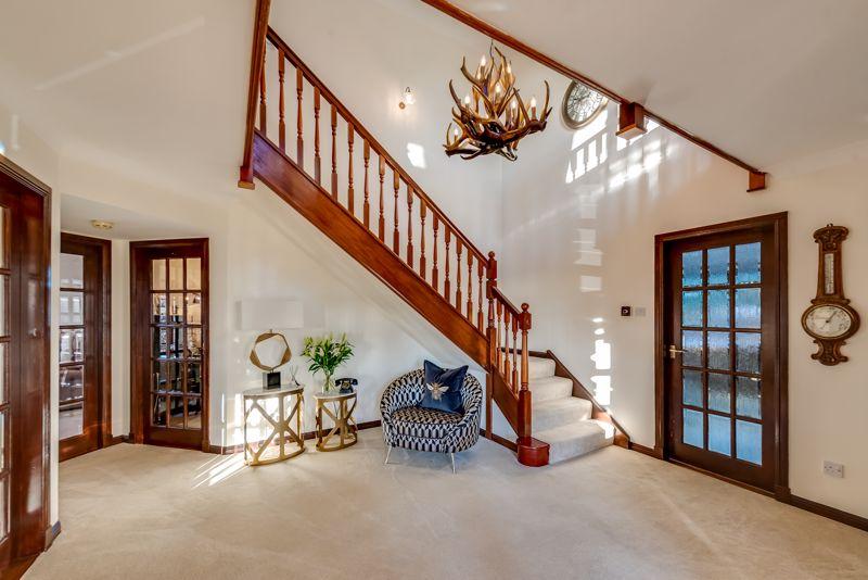 3A Old Glasgow Road, Stewarton KA3 5JJ 5 bed detached villa £450,000