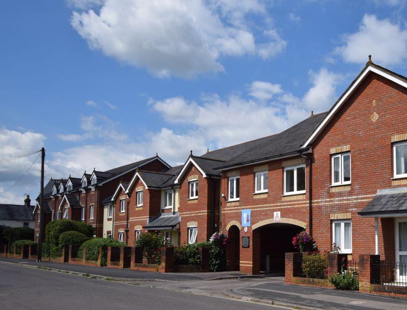Ackender Road, Alton 1 bed ground floor flat for sale £159,950
