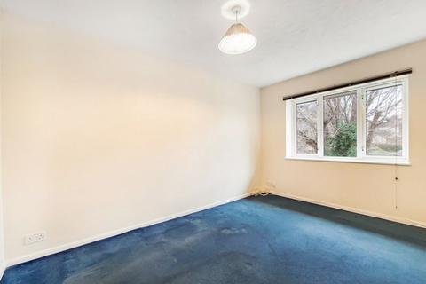 83 Muggeridge Close, South Croydon, CR2 7LB