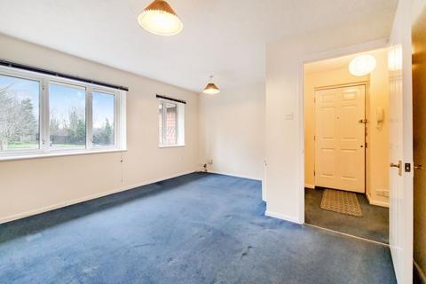83 Muggeridge Close, South Croydon, CR2 7LB