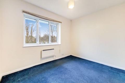 83 Muggeridge Close, South Croydon, CR2 7LB