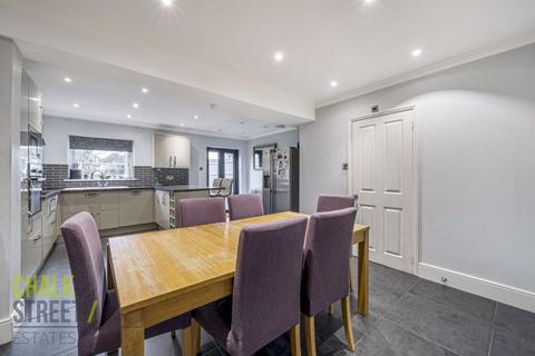 11 Beulah Road, Hornchurch, RM12 4YR