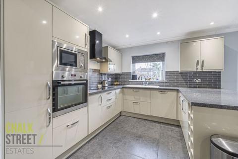 11 Beulah Road, Hornchurch, RM12 4YR