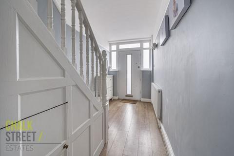 11 Beulah Road, Hornchurch, RM12 4YR