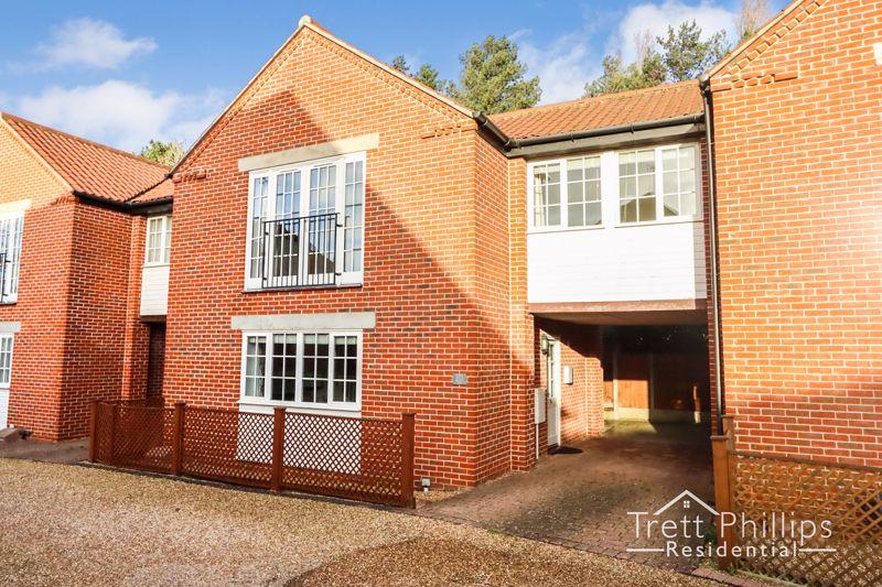 The Staithe, Stalham 3 bed link detached house £240,000