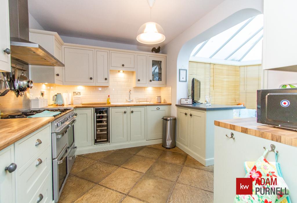 Freemans Lane, Burbage, Leicestershire 4 bed semidetached house £350,000
