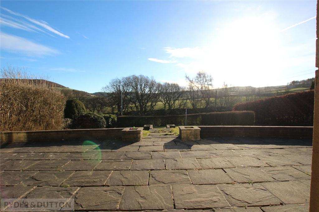 Far Lane, Hepworth, Holmfirth, West Yorkshire, HD9 3 bed bungalow to