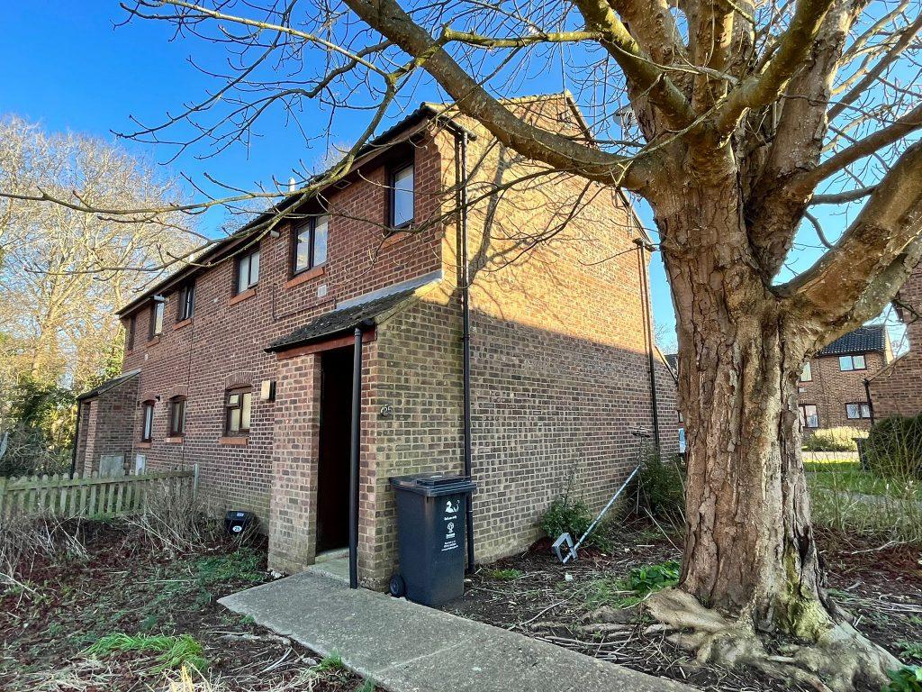 Willowherb Close, Haydon Wick, Swindon, SN25 1RS 1 bed apartment £625