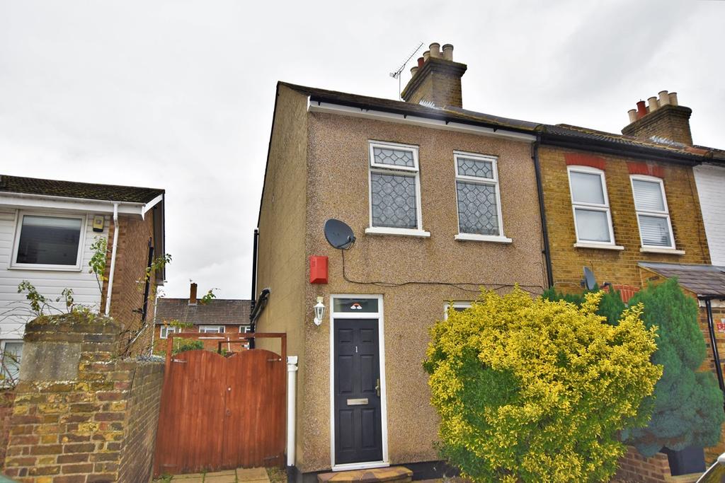 Dewhurst Road, Cheshunt, Waltham Cross, EN8 2 bed end of terrace house