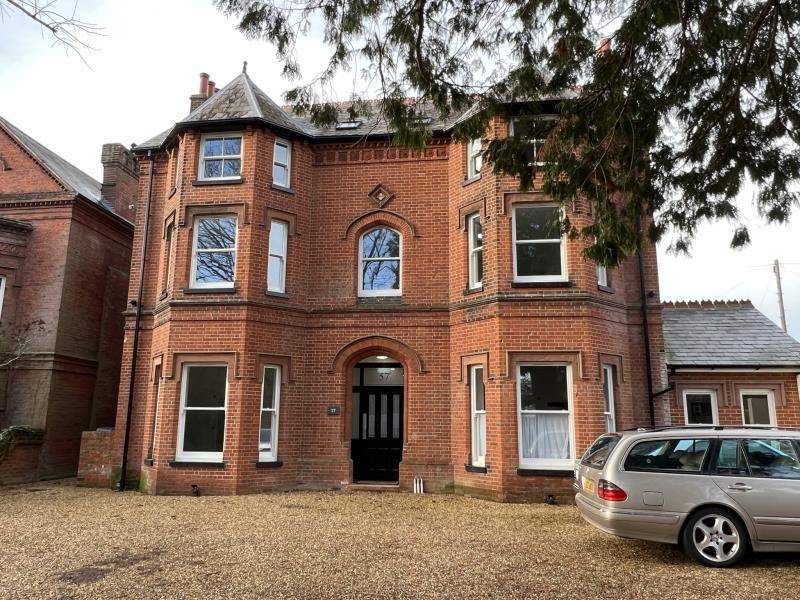 HENLEY ROAD, IPSWICH 2 bed apartment £975 pcm (£225 pw)