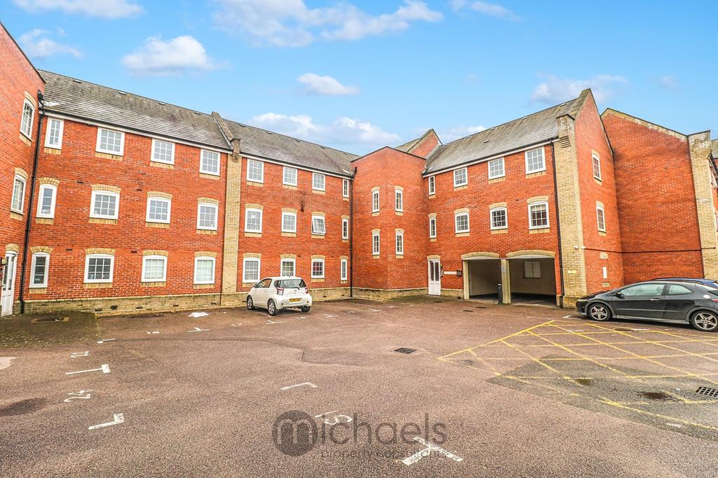 Hesper Road, Colchester, CO2 4 bed duplex £260,000