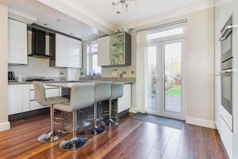 3 bedroom semi-detached house to rent - Winchmore Hill Road, London, N14