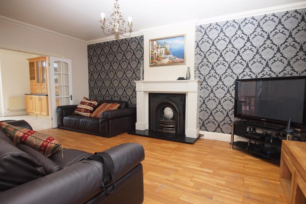 Brabourne Rise, Park Langley, Beckenham, BR3 5 bed detached house for
