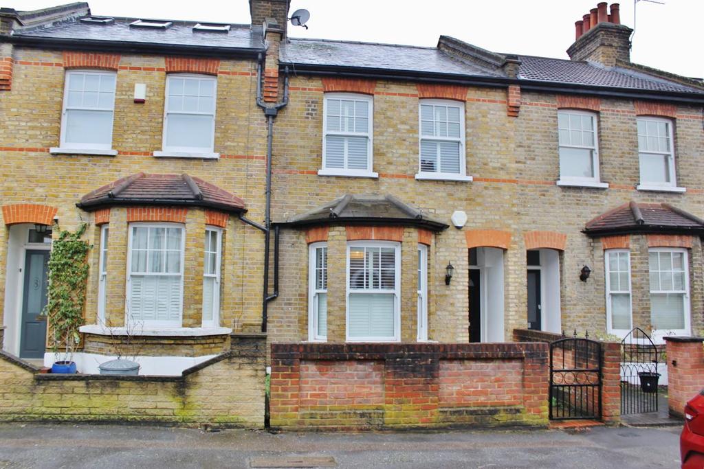 Halstead Road, Wanstead 2 bed terraced house £1,950 pcm (£450 pw)