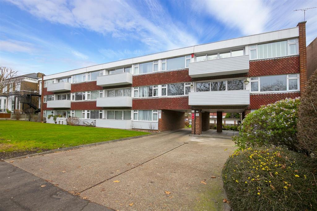 Woodford Road, South Woodford 2 bed house share for sale £435,000