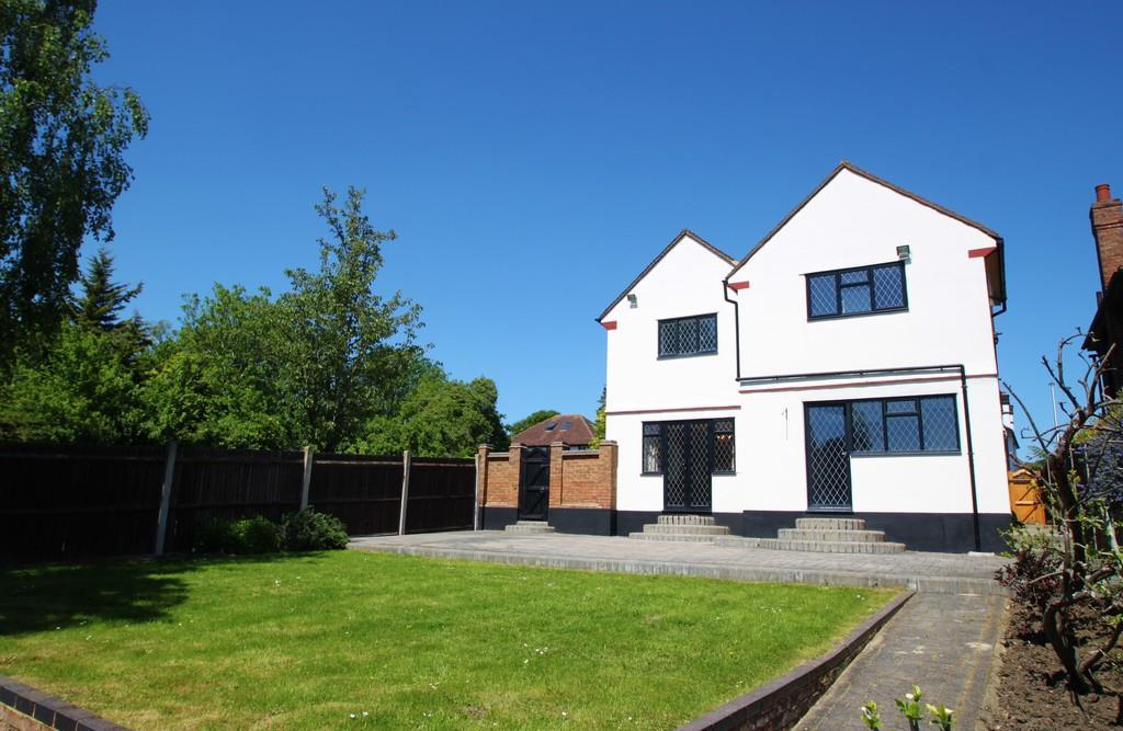 Beresford Drive, Woodford Green 4 bed detached house £1,400,000
