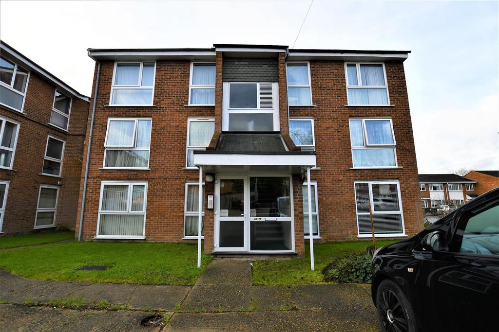 Hardwicke Place, London Colney 2 bed flat £1,000 pcm (£231 pw)