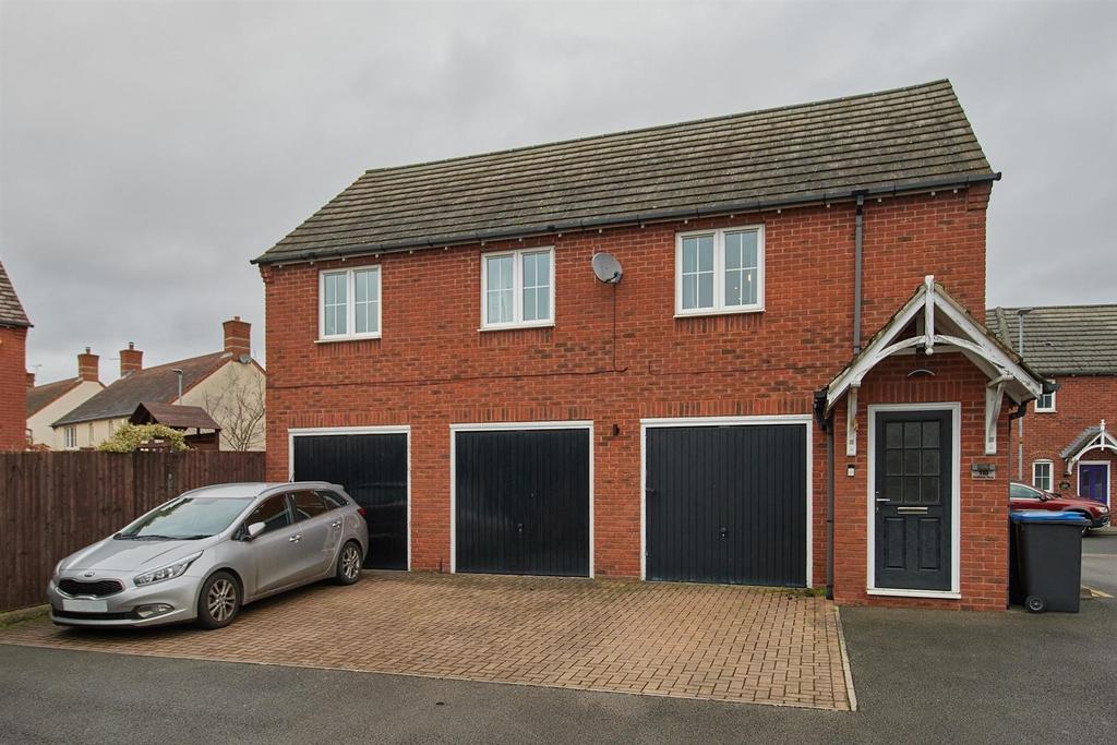 Paddock Way, Hinckley 2 bed coach house £170,000