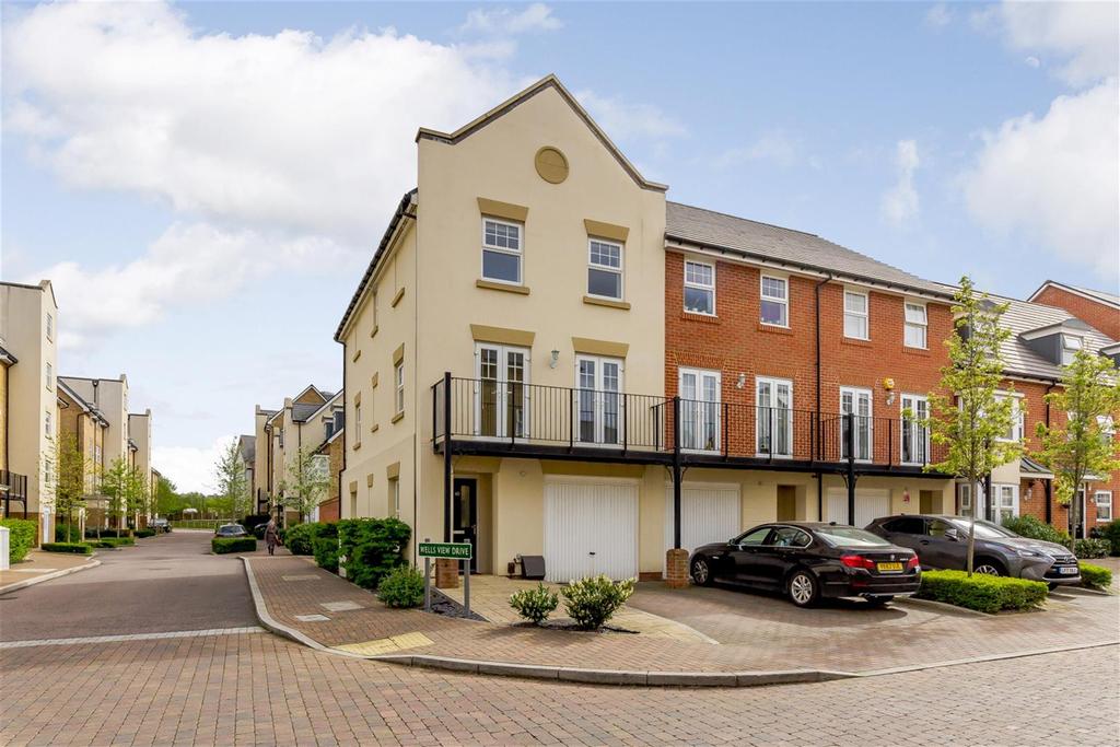 Mackintosh Street, Bromley, Kent, BR2... 4 bed end of terrace house £
