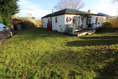 2 bedroom chalet for sale, Humberston Fitties, Humberston, Grimsby, N.E. Lincs, DN36 4EU