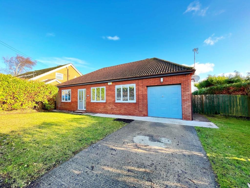 The Firs Horse Close Lane Trimdon... 2 bed detached bungalow £795 pcm (£183 pw)