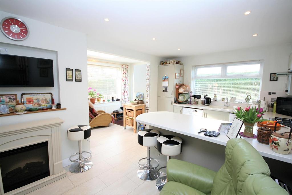 Cairo Avenue, Peacehaven 3 bed detached bungalow £465,000