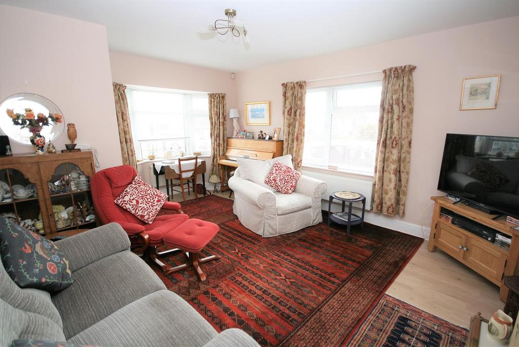 Cairo Avenue, Peacehaven 3 bed detached bungalow £465,000