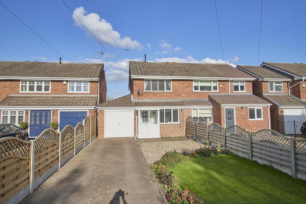 Hinckley Road, Barwell, 2 bed semidetached house £875 pcm (£202 pw)