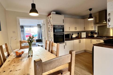 8 Croft Close, Market Weighton, York, YO43 3JU