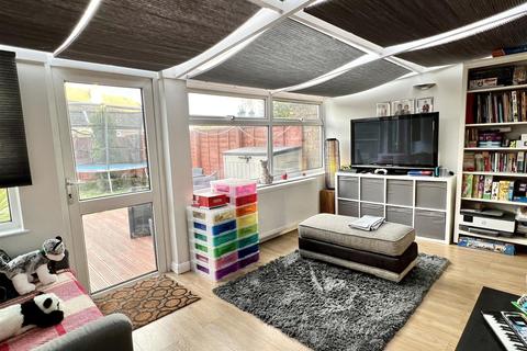 8 Croft Close, Market Weighton, York, YO43 3JU