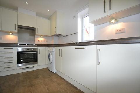 2 bedroom apartment to rent, Whittaker Drive, Horley