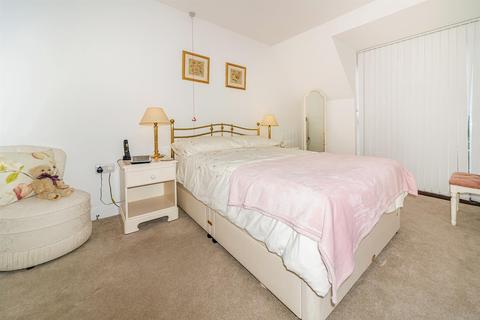 2 bedroom apartment for sale - Lowe House, London Road, Knebworth