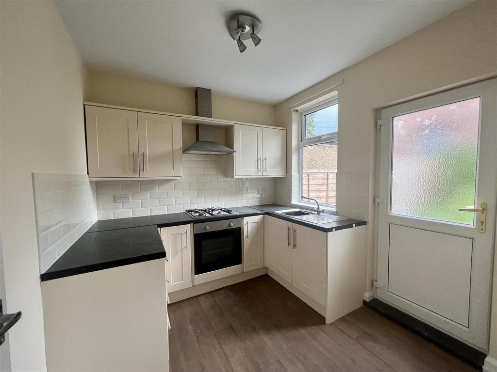 Middleham Road, Darlington 2 bed semidetached house £650 pcm (£150 pw)