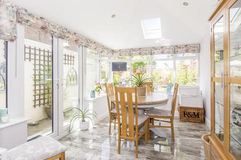 3 bedroom semi-detached house for sale - Priest Meadow, Fleckney, Leicester