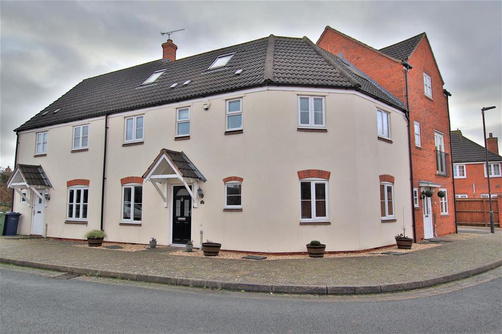 Bristow Road, Walton Cardiff, Tewkesbury 3 bed terraced house £285,000