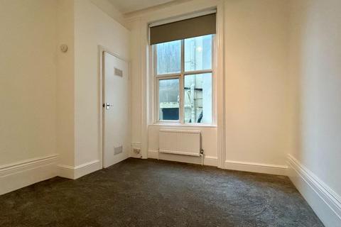 1 bedroom flat to rent, Lower Rock Gardens, Brighton