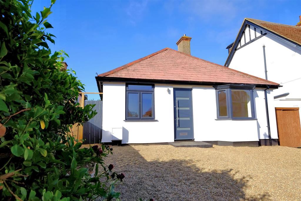Douglas Avenue, Whitstable 3 bed detached bungalow £485,000