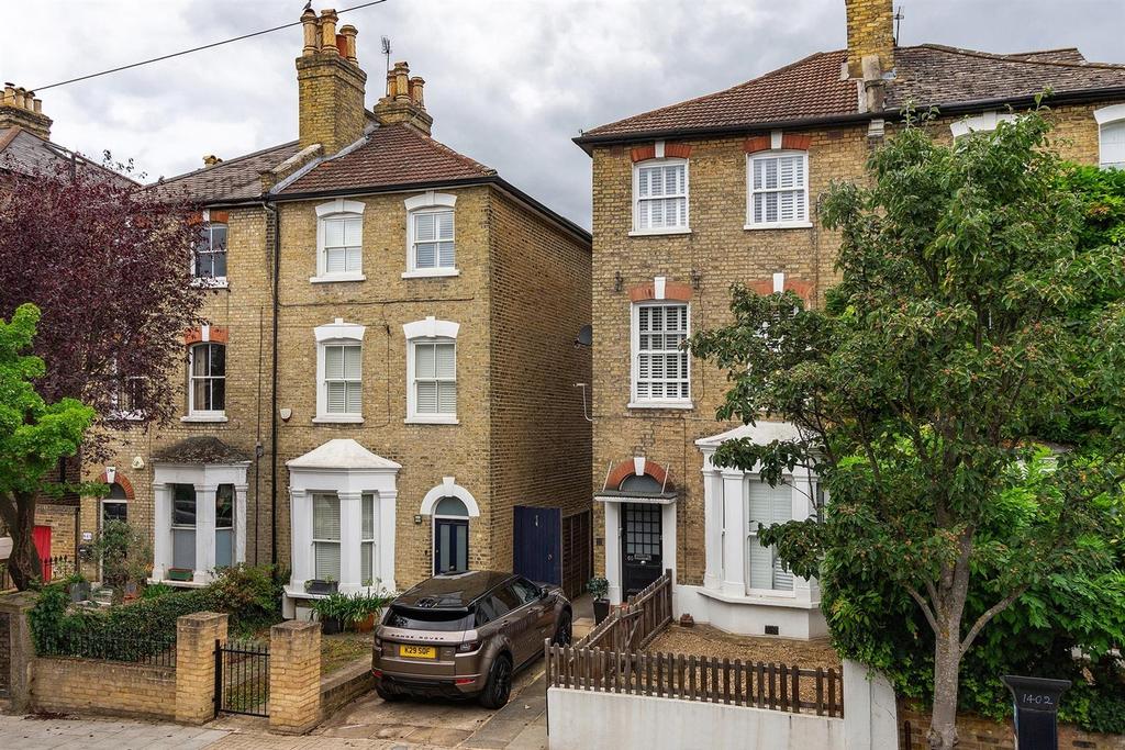 Wimbledon Park Road, London 3 bed flat £725,000