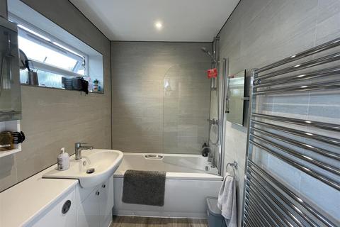 8 John Grinter Way, Wellington, TA21 9AR