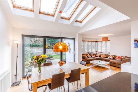 25 Fairfield, Ingatestone, CM4 9ER