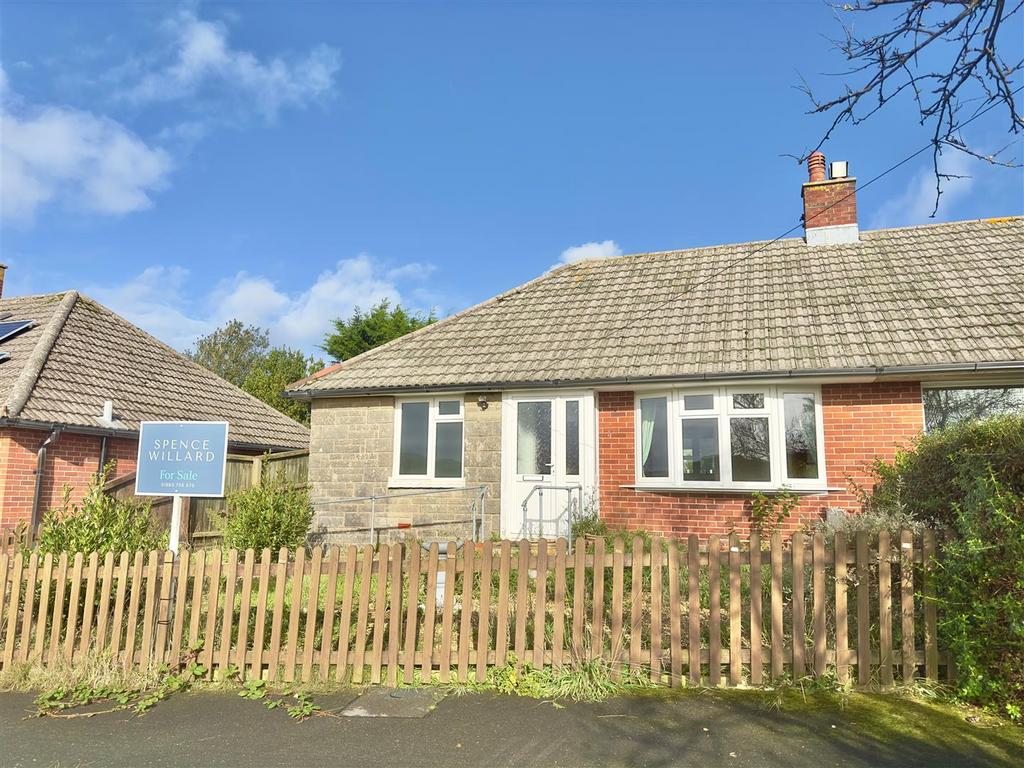 Freshwater, Isle of Wight 2 bed semidetached bungalow for sale £225,000