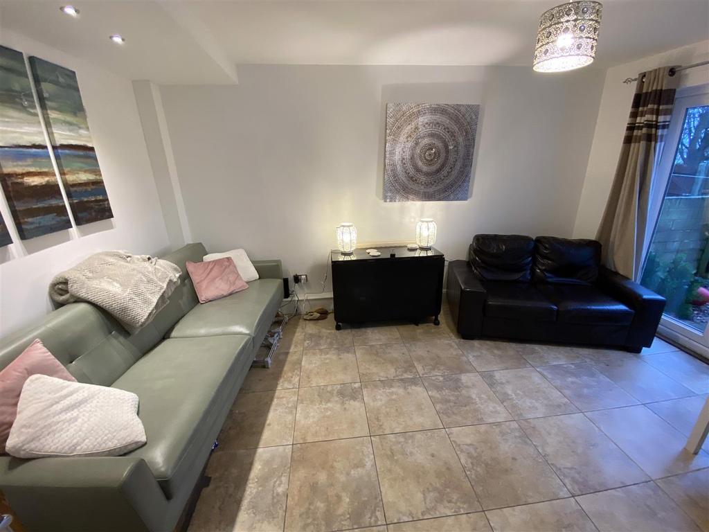 Rosewarn Close, Bath 4 bed terraced house £2,300 pcm (£531 pw)